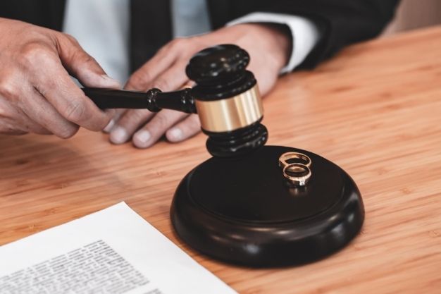 What Is Marriage Lawyer?